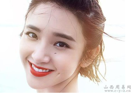 男人鼻子中间长痣的好不好?女人鼻子上面有痣代表什么